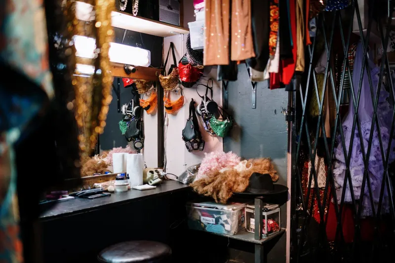 La tela que cuenta la historia: diseñadores de vestuario que dan vida a los personajes del teatro español